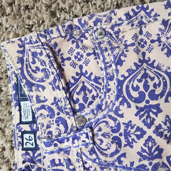Miss Me Purple Frayed Shorts Size 26 - Picture 3 of 10